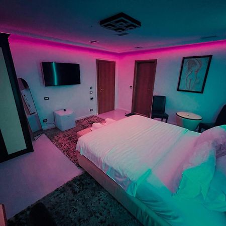 Hotel Rosa Blu Tirana Exteriör bild