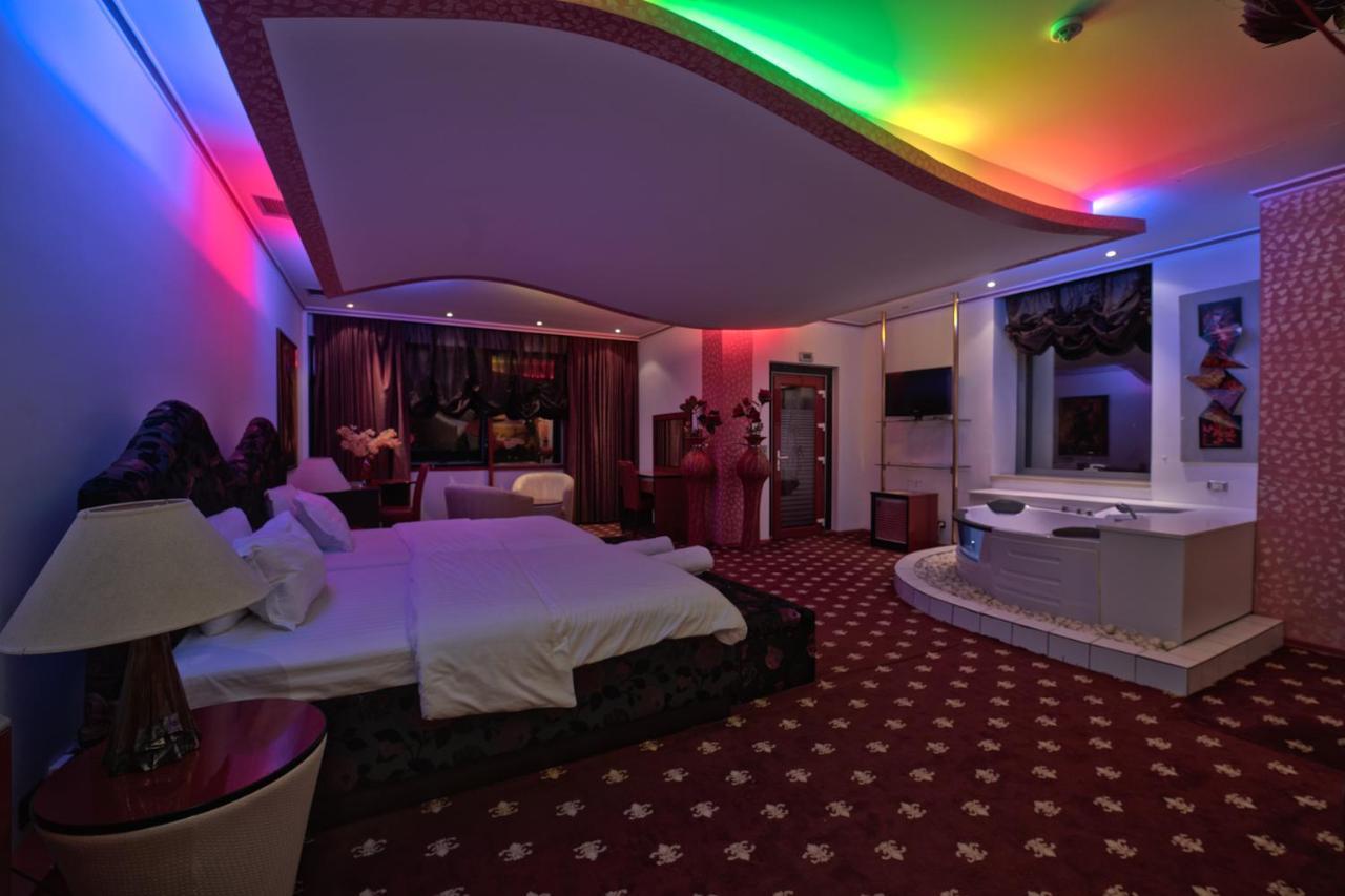 Hotel Rosa Blu Tirana Exteriör bild