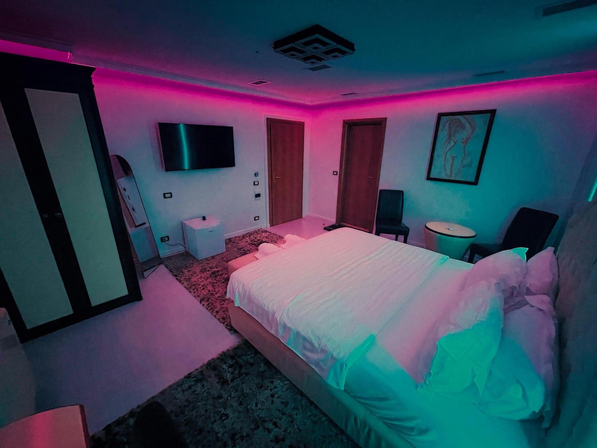 Hotel Rosa Blu Tirana Exteriör bild