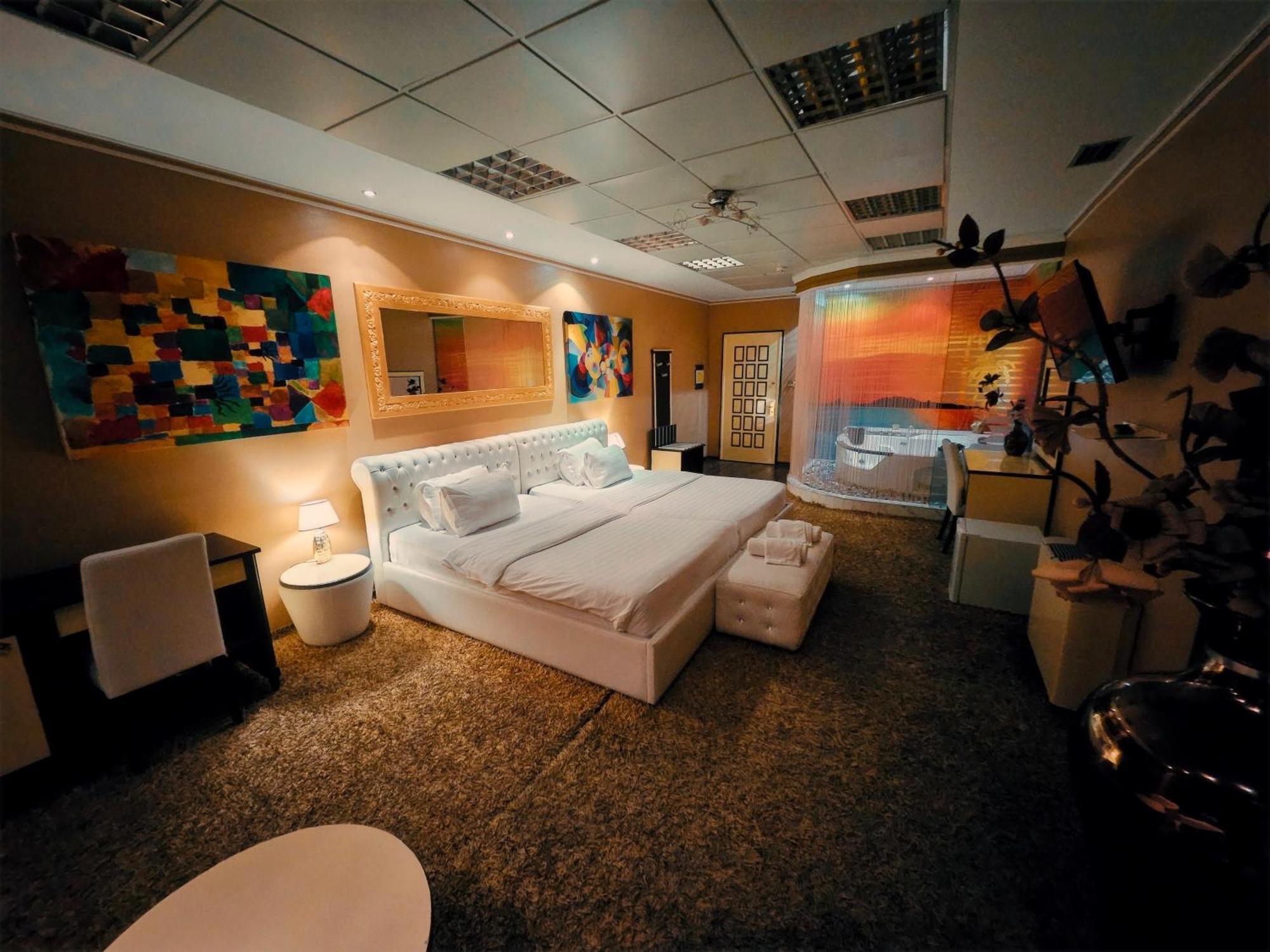 Hotel Rosa Blu Tirana Exteriör bild